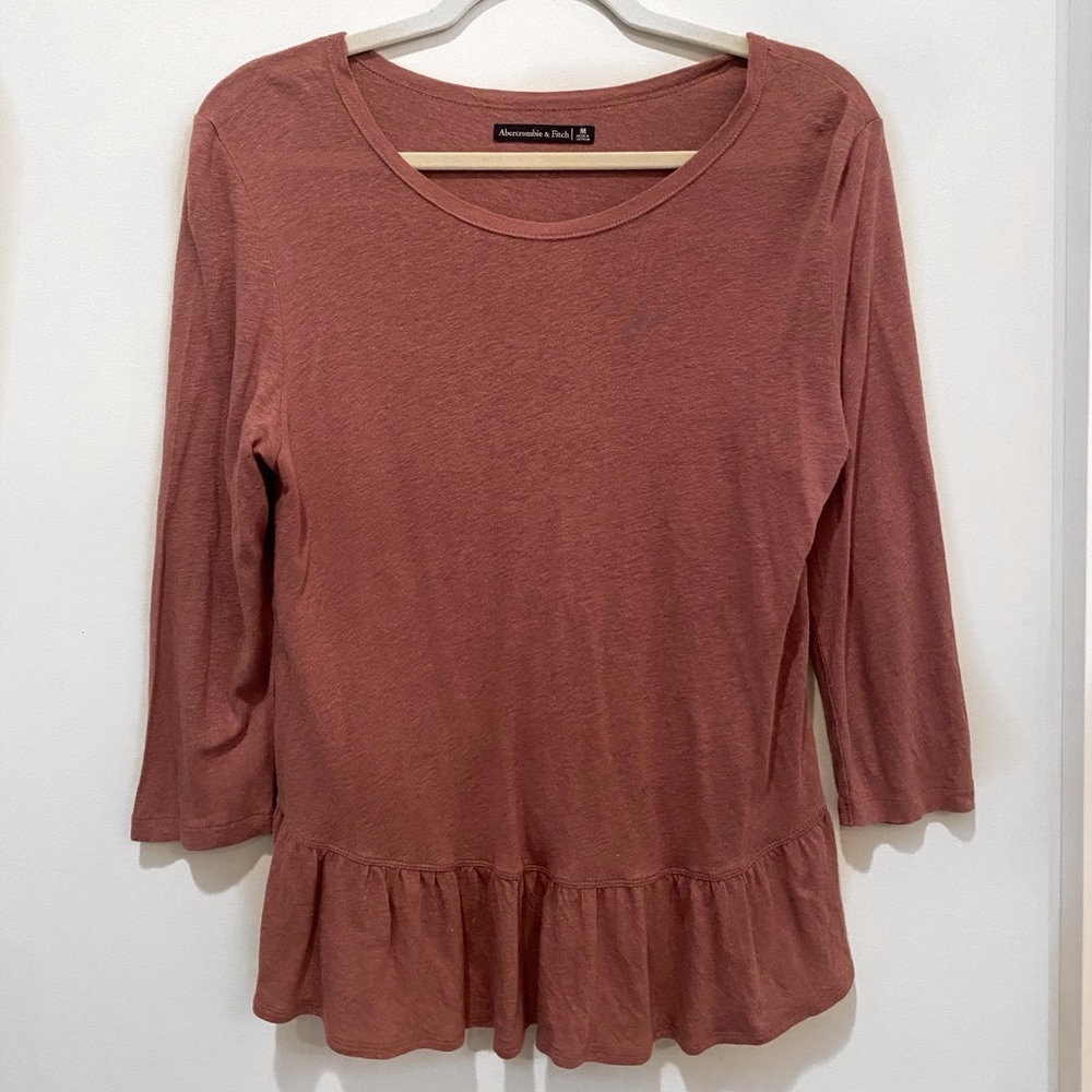 Abercrombie and Fitch 3/4 Sleeve Ruffle Top​​